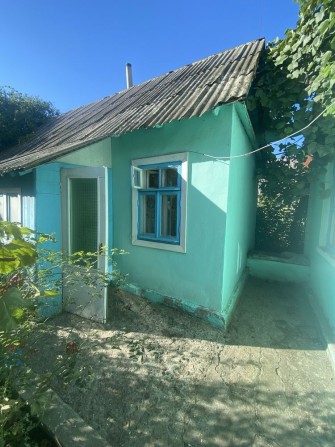 Крепкий дом доя семьи в центре Черноморска - фото 1