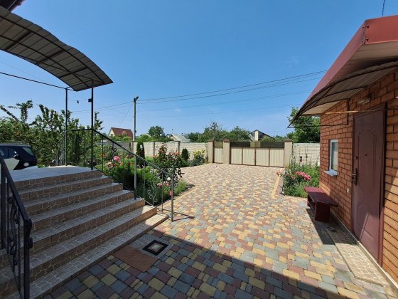 Продам капитальный жилой дом у моря