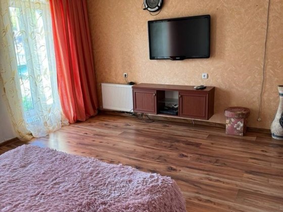 Продам Пол Дома в Центре Измаила с готовым бизнесом Парикмахерской Ізмаїл