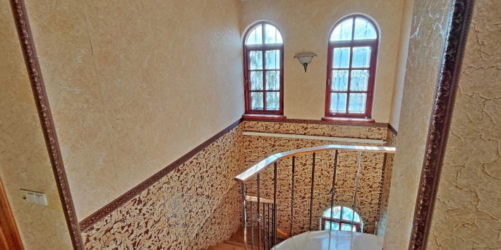 Продам трехуровневый дом в курортном районе Черноморска - фото 1