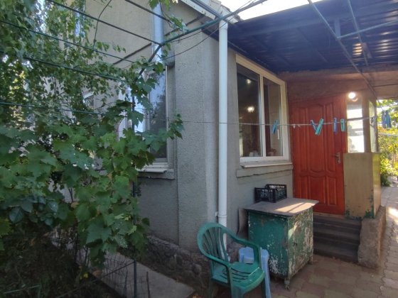 Дом в пригороде, два входа Черноморск