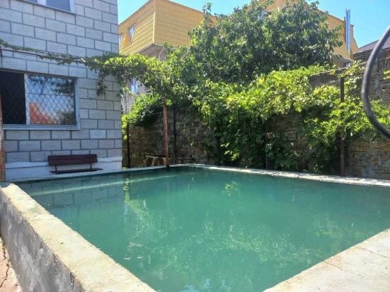 (13)Продам просторий 2-поверховий будинок в центрі с. Молодіжне. Чорноморськ