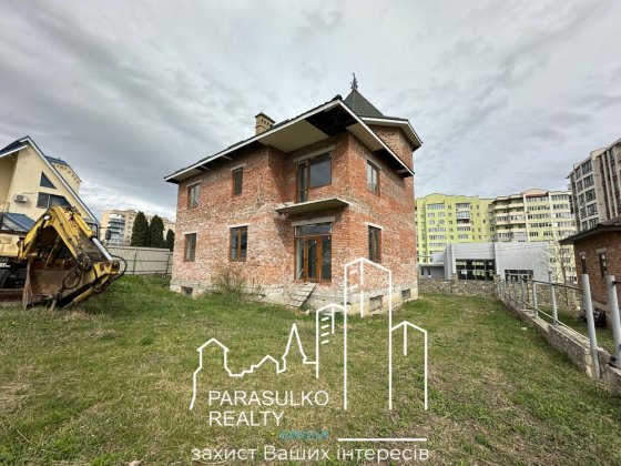 Продам новозбудований будинок в центрі Мікрорайону!!! Кам'янець-Подільський