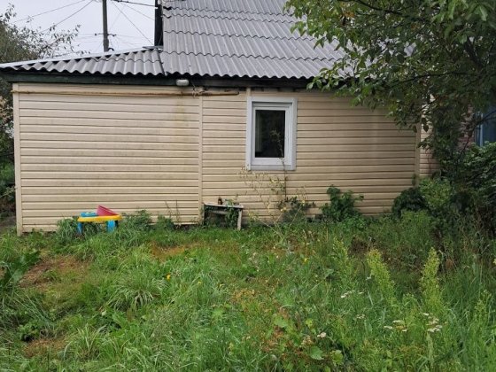 Продам 1/2 будинку (квартиру) в районі рай.лікарні Коростень