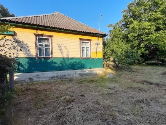 Продам будинок і земельну ділянку по центральній вулиці Коростеня Коростень