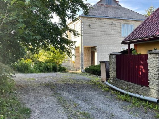 Продам приватний будинок Кременець