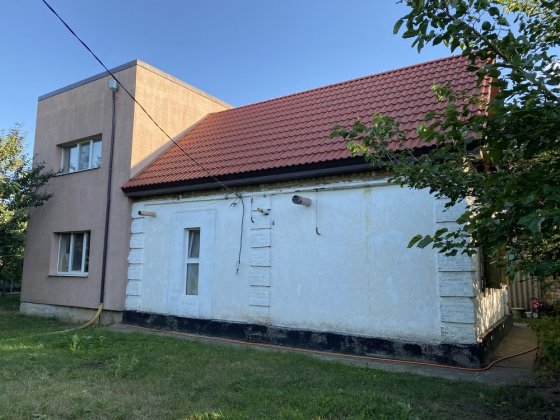 Продам газифікований будинок в центрі міста Лозова