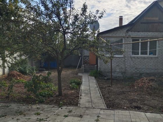 Продам часть дома Песочин (ул. Майская, санузел в доме, есть гараж) Песочин