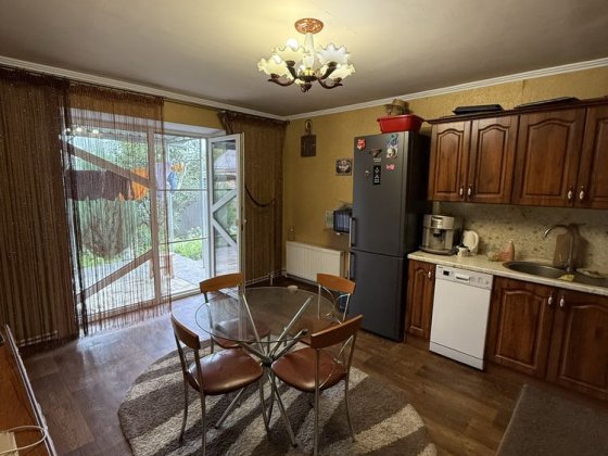 Продается 2 этажный дом. Отличное состояние. Славянск.