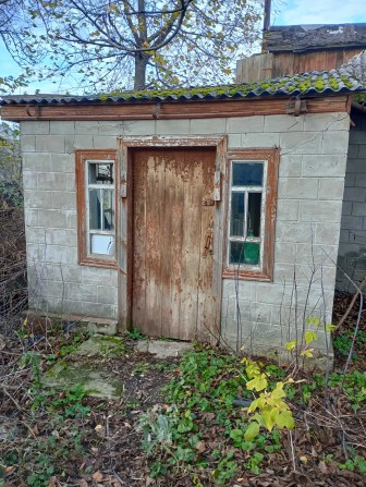 Старий будинок в центрі с приватизованою земельною ділянкою - фото 1