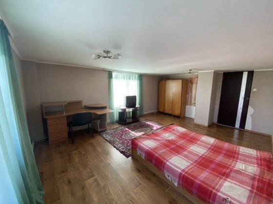 Продається двух поверховий будинок Фастов