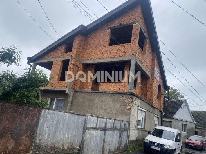 Продається будинок у м. Хуст вул. Жайворонкова - фото 1