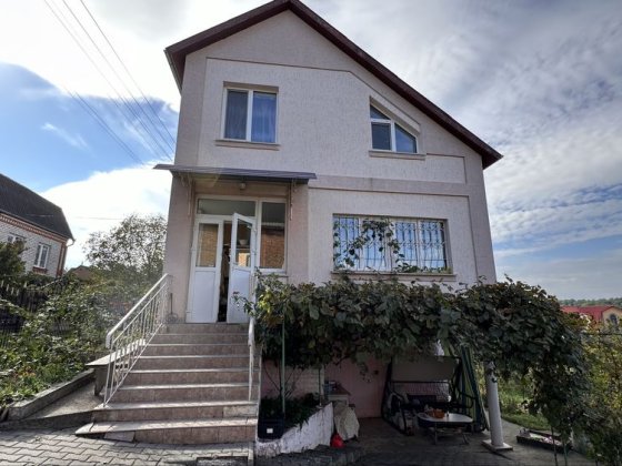 Продаж  затишного будинку Хмельницький