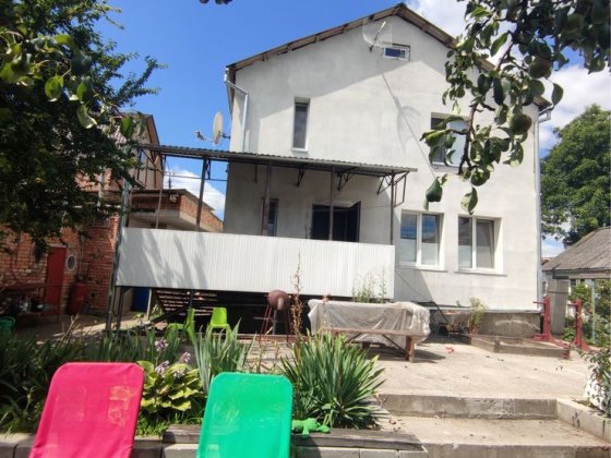 Будинок в центі міста поруч з парко ім. Чекмана Хмельницький