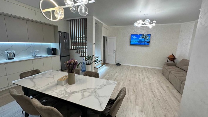 Продаж Танхаусу в Центрі - фото 1