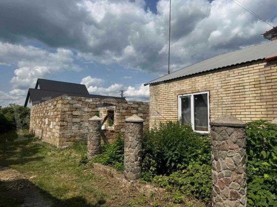 Продається половина будинку в центрі міста Переяслав-Хмельницький