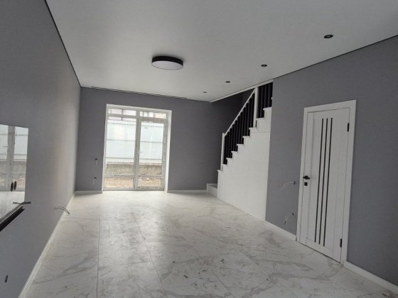 Продається таунхаус з ремонтом в топ локації Стрижавка