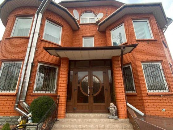 Продаж 2 поверхового будинку на вул. Багряного Івана 4 Хмельницький