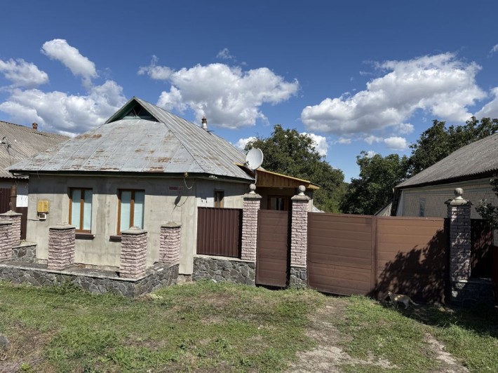 Будиночок біля річки - фото 1