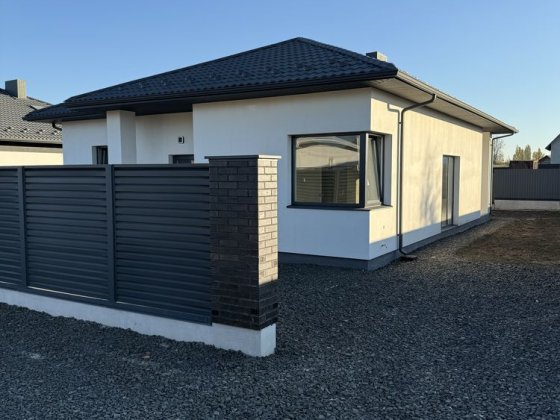 Сучасний, якісний будинок Боратин Боратин