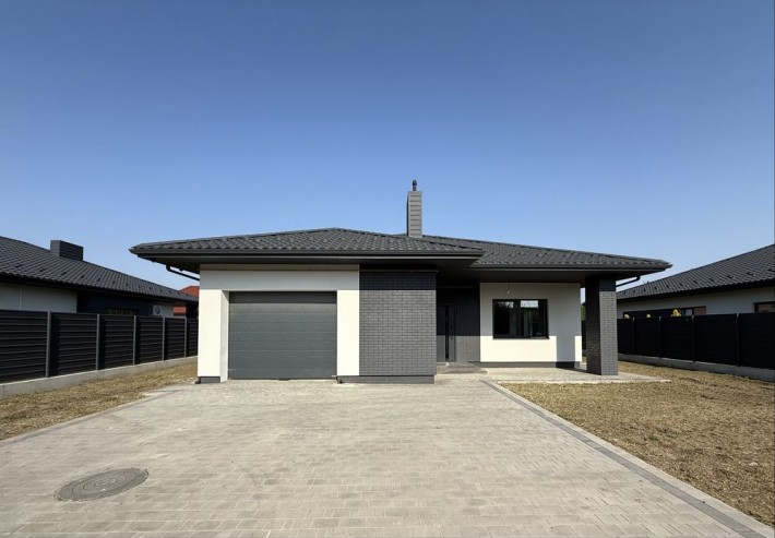 Продаж будинку з газом та практично готовим ремонтом у Боратині. - фото 1