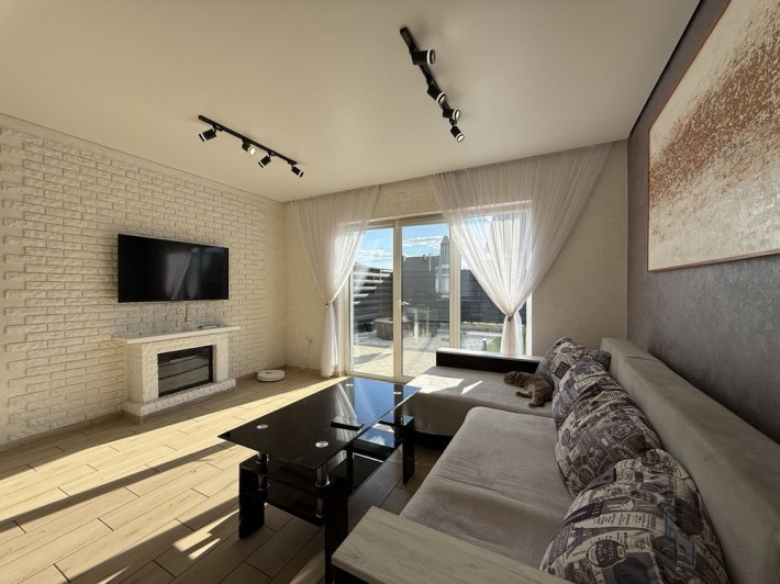 Продаж окремостоячого будинку з ремонтом та меблями у Боратині - фото 1