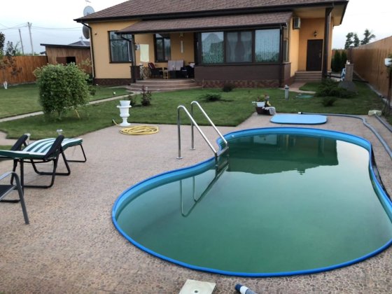 Продам будинок з ремонтом в смт Обуховка, 200м, 15 соток