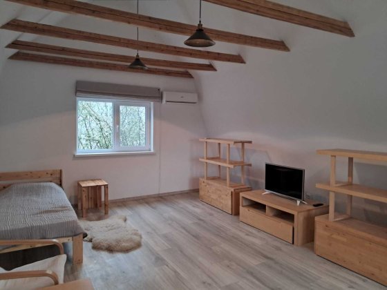 Продам дом-дачу в Ермолаевке на берегу реки Подгородное Подгородное