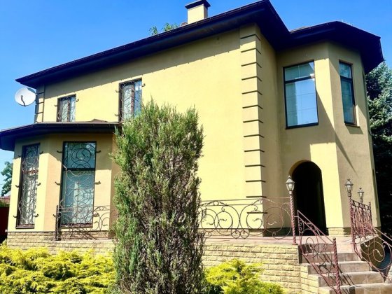 Продам дом в Обуховке , ул. Некрасова , лес , сосны ( Кировское)