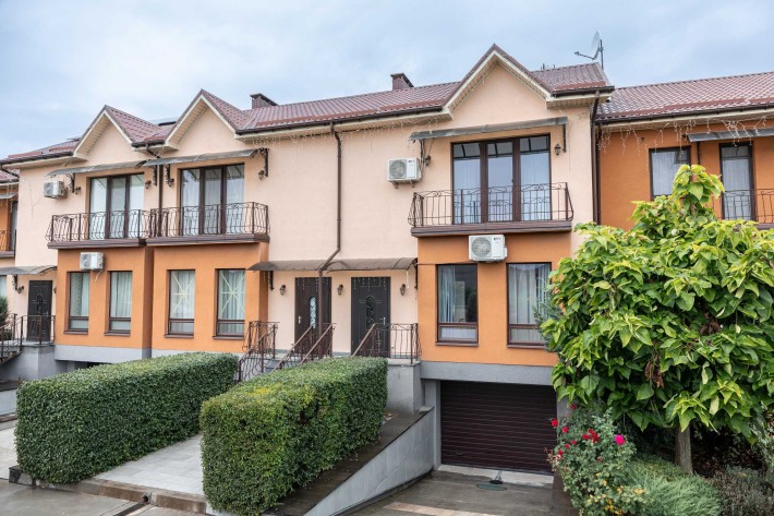 Продаж 2 поверхового таунхауса з ділянкою, 3 кімнати - фото 1