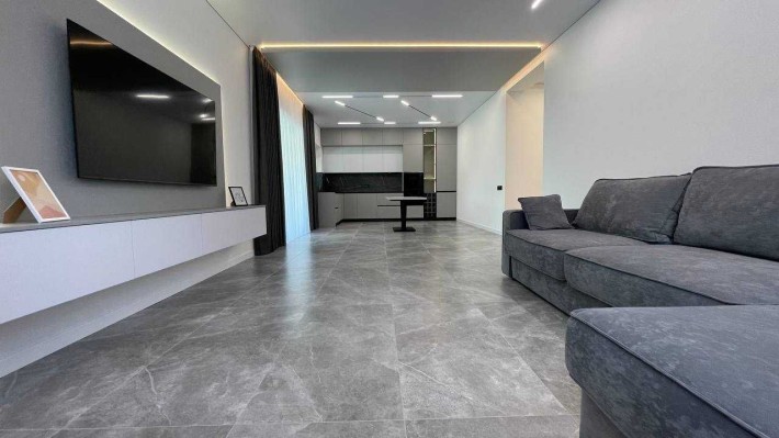 Продам дом с бассейном и новым ремонтом в Новоалександровке! - фото 1