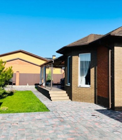 Продам дом с ремонтом Новоалександровка - фото 1