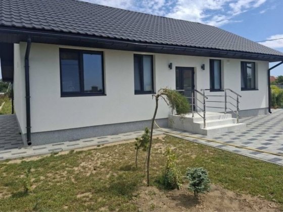 Продаж будинку поруч з містом Баранинцы