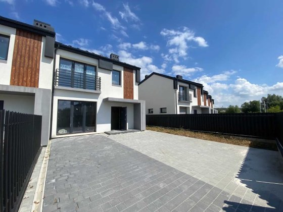 Продаж кутового таунхауса в Вовчинцях, 3,3сот, всі комунікації міські Вовчинець