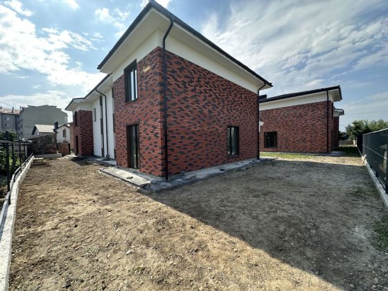 ГОТОВИЙ до ремонту дуплекс 138.6м2 у с. Вовчинець з гаражем Вовчинець