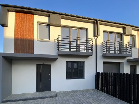 Чудова локація!Продається  ЗДАНИЙ КРАЙНІЙ Таунхаус у Вовчинцях! Вовчинець