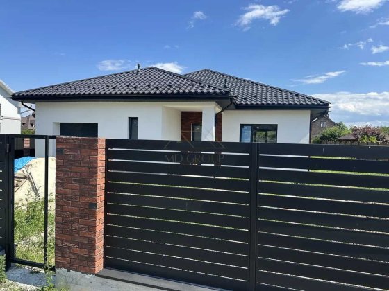 Продаж ГОТОВОГО до ремонту особняка / будинок з гаражем, 12 сот землі Драгомирчани