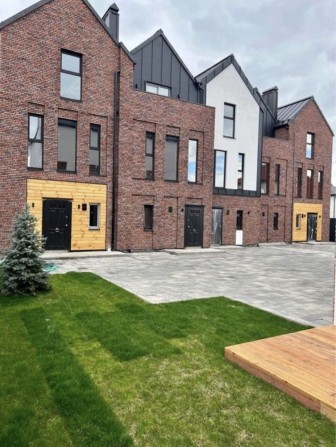 Таунхаус село Гатне - фото 1