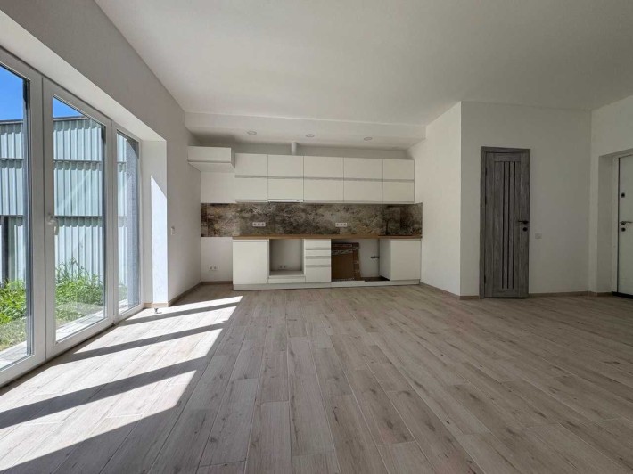 Продаж таунхауса 74 кв.м-89000 дол з ремонтом, єВідновлення - фото 1