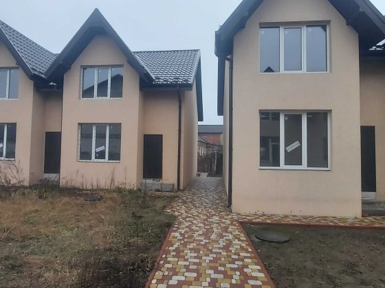 Продаються таунхауси в передмісті Києва. 650$/кв.м Гатное