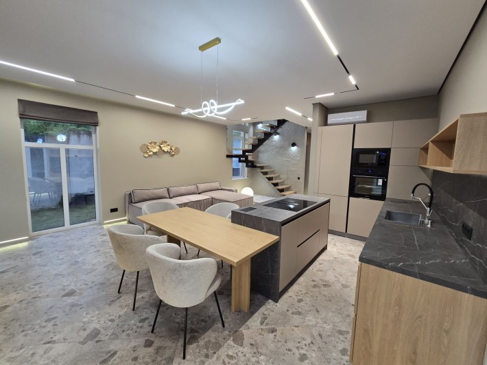 Сучасний будинок 115 м2 дизайн ремонт тепл насос с. Козин Конча-Заспа - фото 1