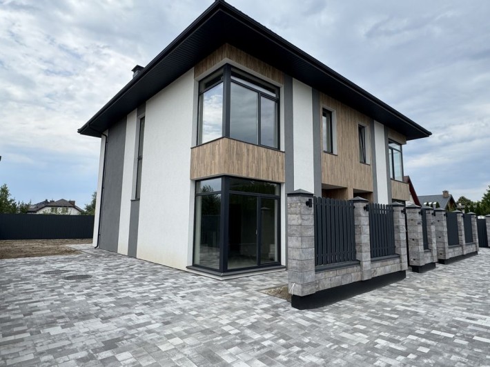 Продаж двоповерховий дуплекс Гатне з ділянкою - фото 1