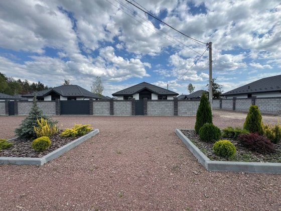 Фасадний будинок в котеджному містечку. Ворзель