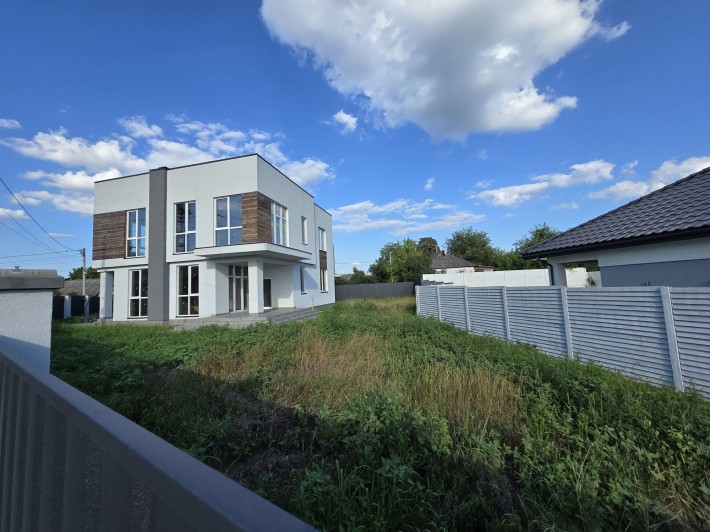 Будинок 260 м2 цегла дах моноліт є газ с. Козин Конча-Заспа біля річки - фото 1