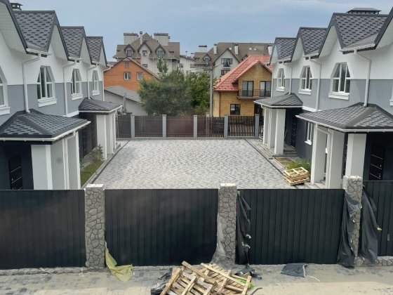 Продам таунхауси в Святопетрівському. До Києва 5 кілометрів. Святопетровское