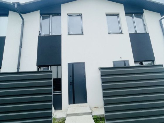 19 300 $ — Таунхаус у сучасному комплексі, 35 м² + 10 м² двір Білогородка