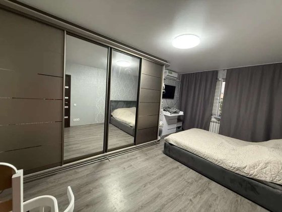 Продаж 1-к квартири вул Кікабідзе 6а Київ