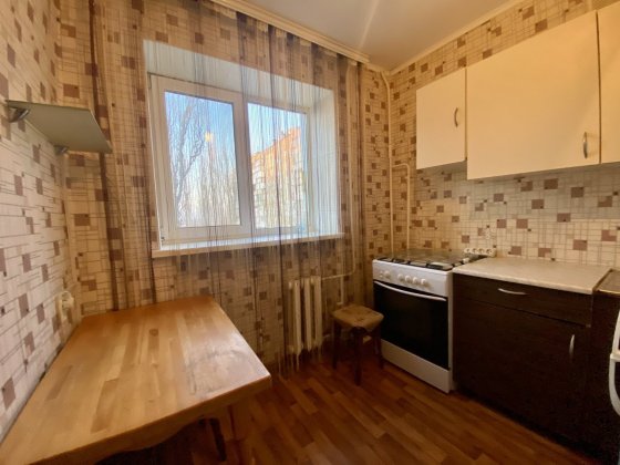 Здається в оренду однокімнатна квартира на 4-му поверсі вул.Металургів Николаев