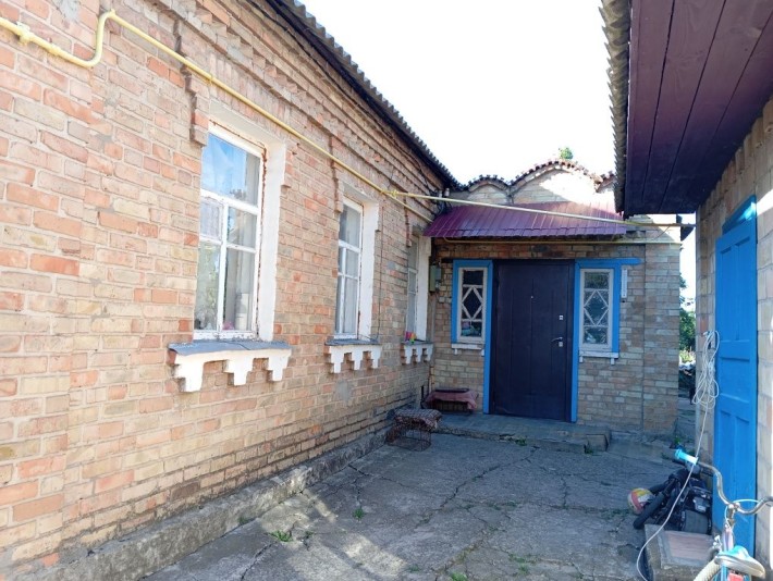 Продам пів будинку з ділянкою 16 сот.С.Гатне! - фото 1