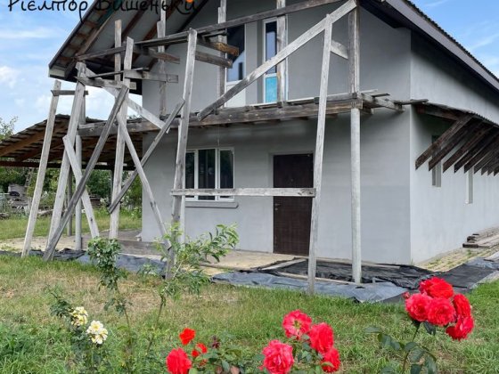 Продаж будинку поруч з центром с. Вишеньки Вишенки